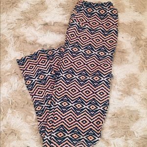 LULAROE OS RARE PATTERNED LEGGINGS